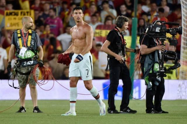 赏金女王模拟器官网-葡萄牙主帅：C罗打替补是战术选择 他还是世界最佳